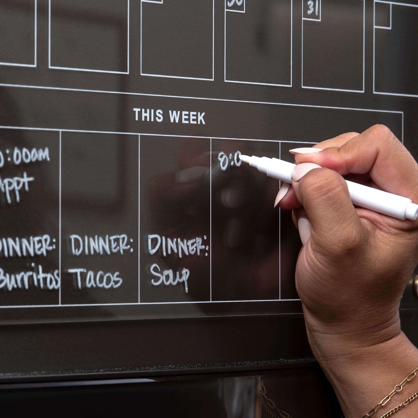 Weekly breakdown of meals, activities and appointments